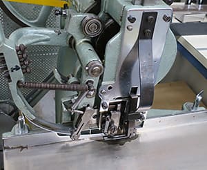 針金綴じ機 南製作所